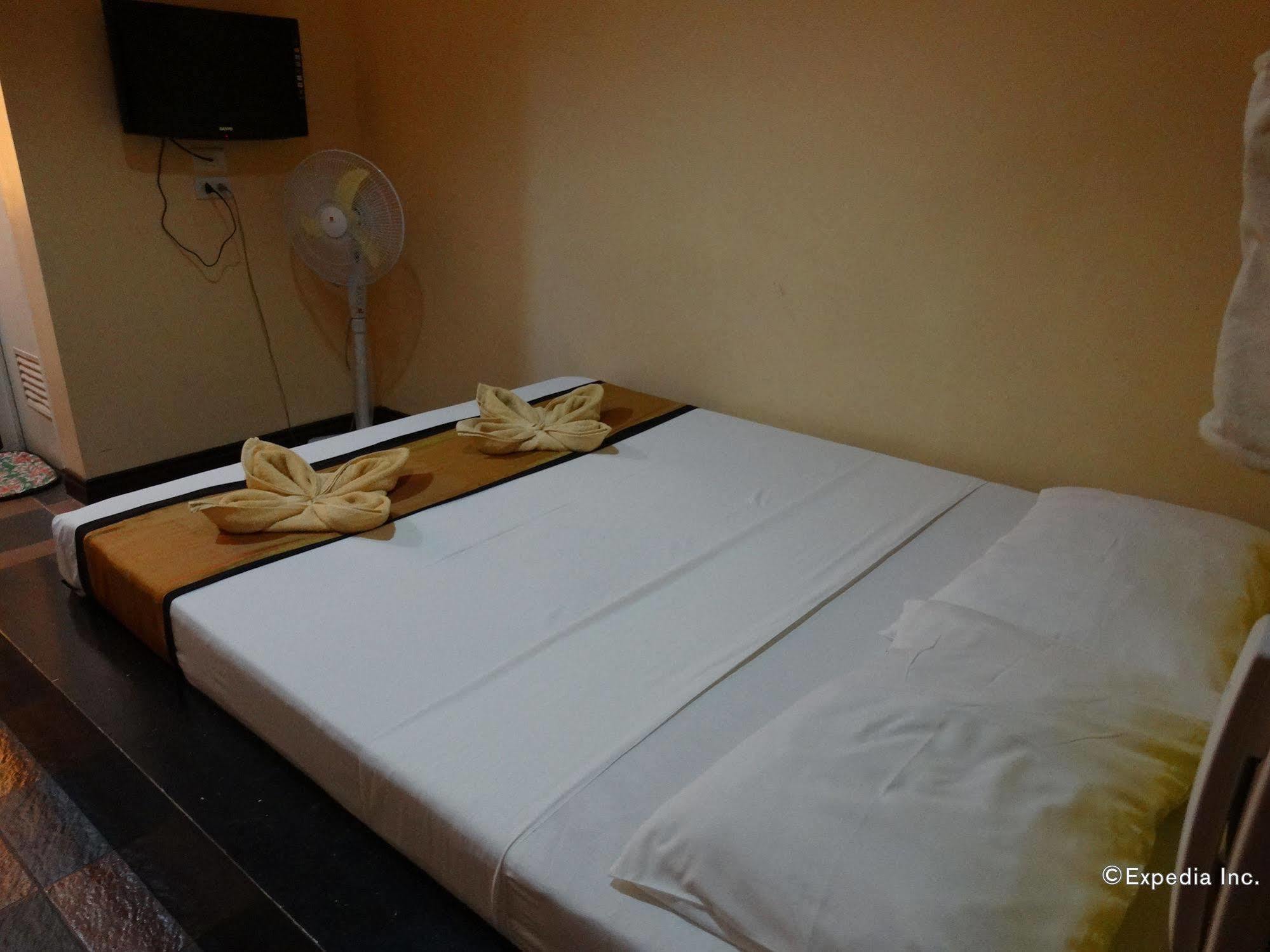 Corazon Tourist Inn Puerto Princesa Екстериор снимка